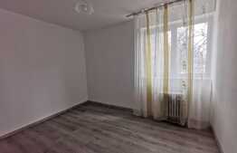 Apartament de 3 camere semidecomandat, bloc anvelopat, zona Piața Victoriei