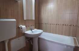 Apartament de 3 camere semidecomandat, bloc anvelopat, zona Piața Victoriei