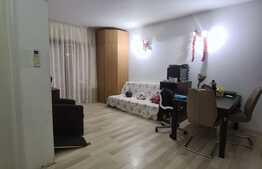 Casa 200 mp, terasa 16 mp,  Regie