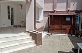 Vila spatioasa, 330 mp utili, garaj, zona Crangasi! 