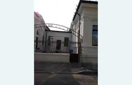 Investitie! 2 vile de vanzare, singur in curte, zona Basarab!