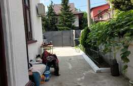 Casa de vanzare cu 7 camere, teren 326 mp pe colt, Piata Iancului