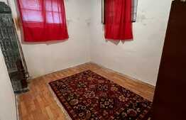 Apartament de 4 camere, 70 mp, curte de 50 mp, parcare, zona Eminescu