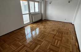 Apartament de 3 camere, 67 mp, decomandat, zona Universitate