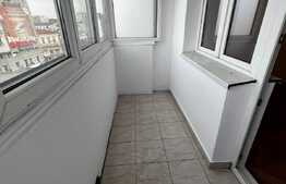 Apartament de 3 camere, 67 mp, decomandat, zona Universitate