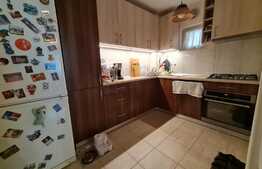 Apartament 2 camere in zona 1 Decembrie. Bine compartimentat!