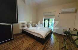 Vilă interbelică, 815 mp, 25 camere, centrală proprie, saună, ciubăr, Romană