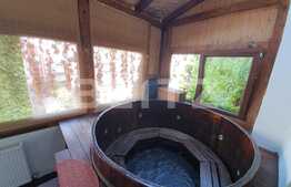 Vilă interbelică, 815 mp, 25 camere, centrală proprie, saună, ciubăr, Romană