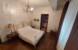 Apartament de 3 camere, boxa, zona Damaroaia