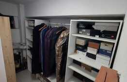 Apartament de 3 camere, boxa, zona Damaroaia