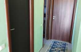 Apartament de 2 camere, etaj intermediar, zona Damaroaia