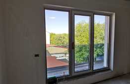 Penthouse de 3 camere, terase 45 mp, parcare, boxă, zona Jiului