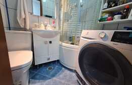 Apartament de 2 camere, 44mp, în zona 1 Decembrie!