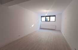 Apartament de 3 camere, 133 mp, curte proprie, bloc nou, zona 1 Mai