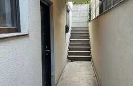 Apartament de 3 camere, 133 mp, curte proprie, bloc nou, zona 1 Mai