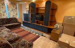 Apartament de 3 camere, 65 mp, decomandat, bulevardul Chisinau