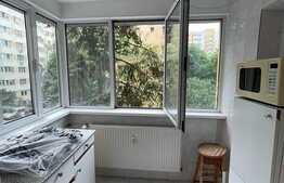 Apartament de 3 camere, 65 mp, decomandat, bulevardul Chisinau