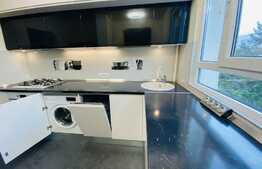 Apartament 3 camere, 64 mp, decomandat, zona 1 Decembrie