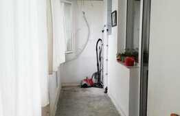 Apartament 3 camere, 72 mp, semidecomandat,zona Baba Novac