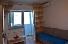 Garsonieră cu balcon în zona Titan 