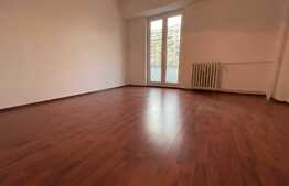 Apartament 5 camere, 110 mp, etaj intermediar, Piata Sfanta Vineri