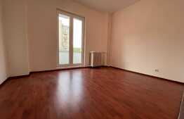 Apartament 5 camere, 110 mp, etaj intermediar, Piata Sfanta Vineri