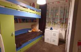 Apartament cu 3 camere, 67 mp, zona Ozana