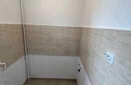 Garsonieră 18mp, etaj intermediar, in zona Postăvarului, Titan