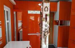 Apartament 3 camere, semidecomandat, 65mp, parcare, zona Rahova