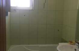 Apartament de 3 camere, semidecomandat, zona Domenii