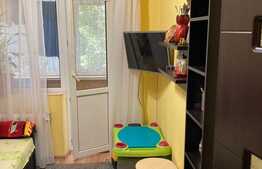 Apartament 3 camere, 68 mp, balcon, zona Vitan