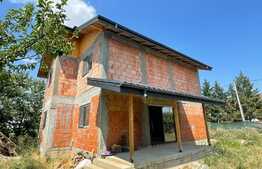 Casa la rosu, Branesti teren 615MP