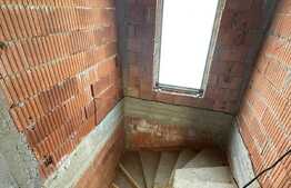 Casa la rosu, Branesti teren 615MP