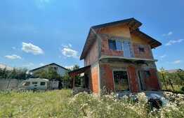 Casa la rosu, Branesti teren 615MP