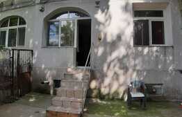 Apartament de 2 camere, parter, zona Baba Novac