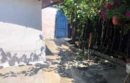 Casa de 3 camere, 80mp utili, curte 124mp, Colloseum