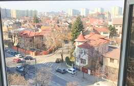 Apartament 3 camere, 70 mp, etaj intermediar, Baicului