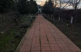 Vila 1896 mp, curte superba, garaj, foisor, in Frumusani