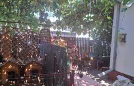 Casa de 3 camere, 64 mp, teren 149 mp, in cartierul 23 August