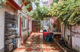 Casa cu spatiu comercial, 210 mp, in zona Rahova