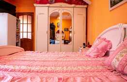 Casa cu spatiu comercial, 210 mp, in zona Rahova