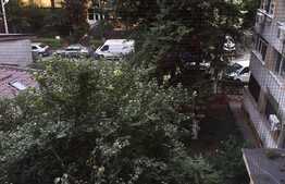 Apartament de 2 camere, decomandat, 47 mp, zona Teiul Doamnei