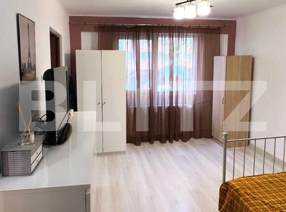 Garsoniera, Tei | Poza3