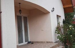 Casa de 4 camere, 252 mp, teren 489 mp, zona Tunari