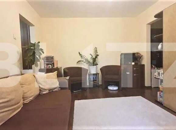 Apartament de vanzare 3 camere, Dristor | Poza1