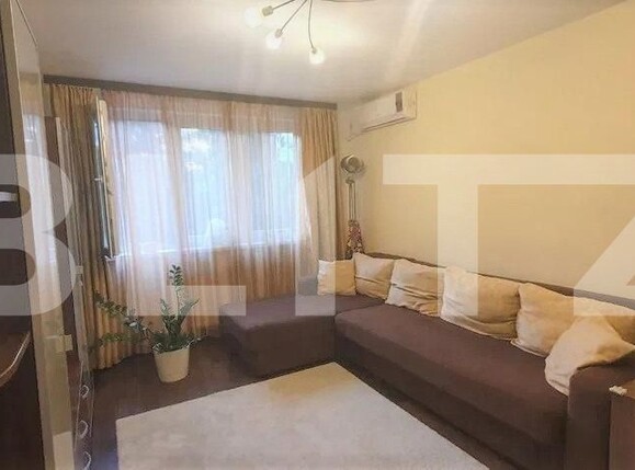 Apartament de vanzare 3 camere, Dristor | Poza2