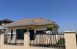 Casa individuala cu 3 camere, 120 mp, teren 300 mp, Tunari