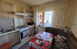 Apartament 3 camere, decomandat, 69 mp, Lapus Arges, zona Restaurant Prestige