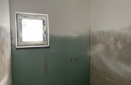 Casa nouă în plan parter racordată la rețeaua de gaze, cu un teren aferent de 385 mp, situată în zona Damila/Selgros 