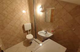 Apartament pe 2 niveluri, 2 camere, 2 bai, zona Biserica ,,Sf. Dumitru''